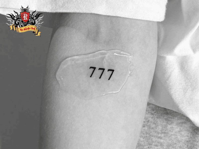 Hình Xăm 777: Ý Nghĩa Và Đặc Trưng Của Hình Xăm May Mắn 4 - Rio Tattoo Studio
