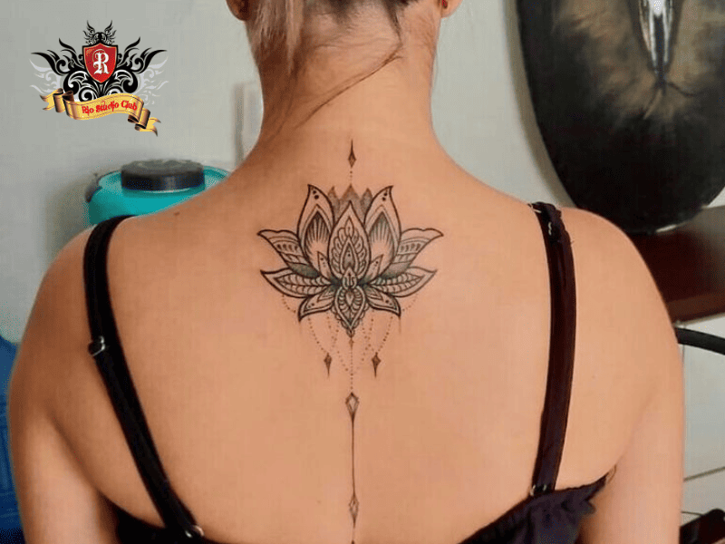 Ý nghĩa của hình xăm hoa sen Mandala bạn cần biết 5 - Rio Tattoo Studio