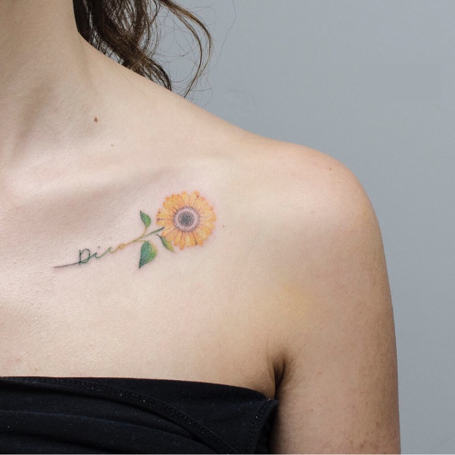 Tuyển chọn 50+ mẫu hình xăm hoa mini đẹp nhất 2025 1 - Rio Tattoo Studio