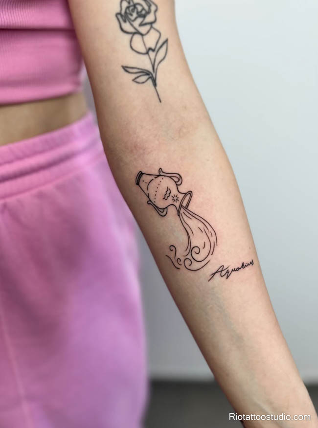 Hình xăm cung bảo bình - biểu tượng bình nước