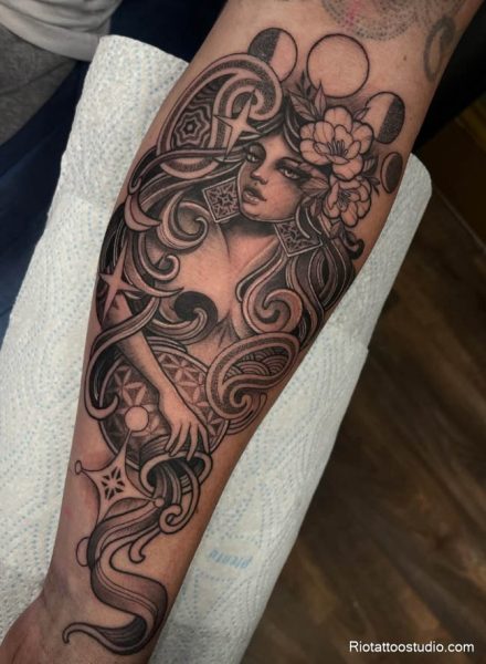 Hình xăm cung Bảo Bình được thực hiện tại Rio Tattoo Studio