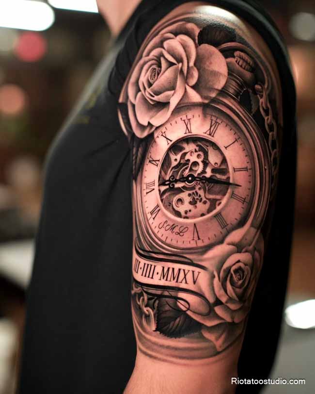 Hình xăm bông hồng đồng hồ kết hợp cái đẹp và thời gian qua thiết kế ở Rio Tattoo Studio