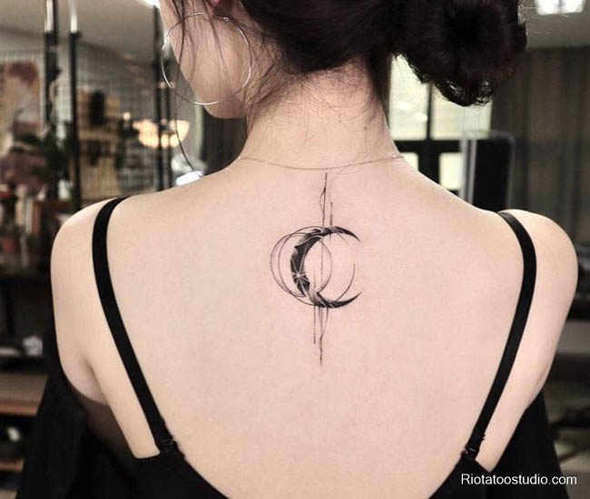 Những mẫu hình xăm mặt trăng khuyết ở tay quyến rũ và mãnh mẽ thực hiện tại Rio Tattoo Studio
