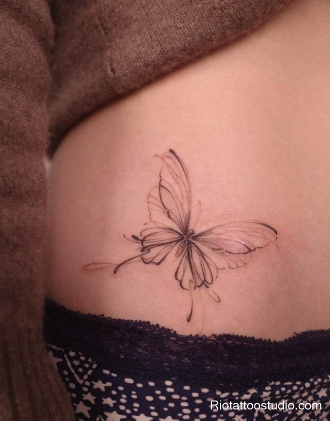 Hình xăm bướm đơn giản nhẹ nhàng mà thu hút ở Rio Tattoo Studio