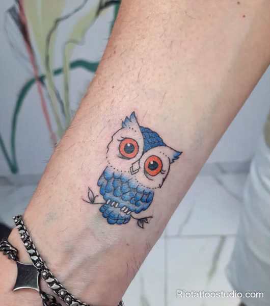 Hình xăm cú mèo mini là lựa chọn hoàn hảo cho những ai yêu thích phong cách tối giản nhưng vẫn muốn thể hiện cá tính riêng