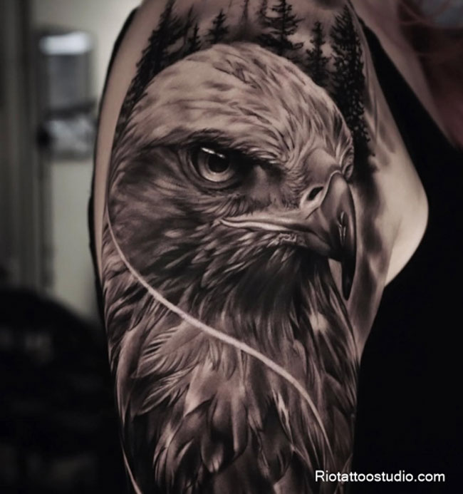 Hình xăm đại bàng ở tay, bắp tay, cổ tay thể hiện sự năng động và tự do tại Rio Tattoo Studio