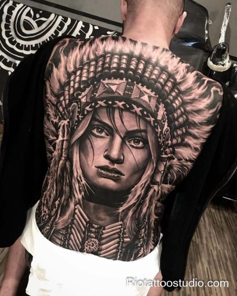 Hình xăm thổ dân ở lưng – Bí ẩn và cuốn hút