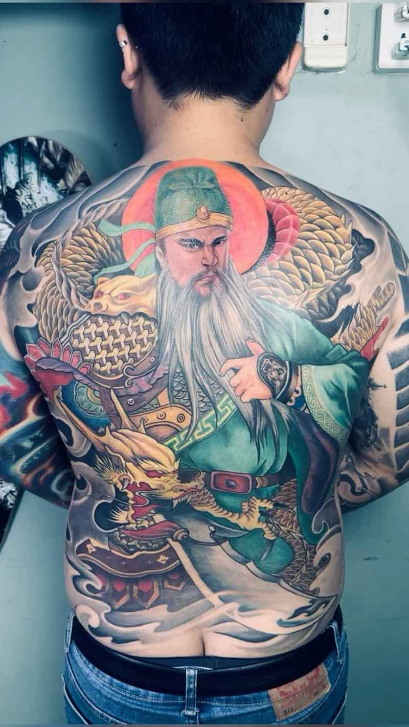 Tattoo Quan Công full back mạnh mẽ, hợp mệnh và thu hút tài lộc