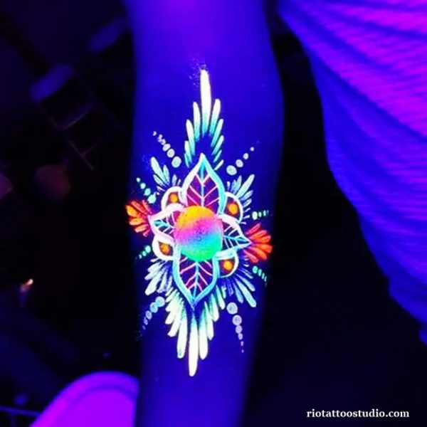 333+ Xăm Dạ Quang: Giải Mã Bí Ẩn và Hiệu Ứng Phát Sáng Độc Đáo 5 - Rio Tattoo Studio