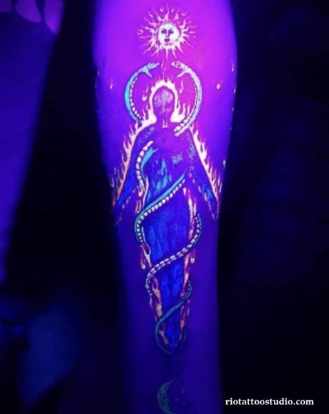 333+ Xăm Dạ Quang: Giải Mã Bí Ẩn và Hiệu Ứng Phát Sáng Độc Đáo 13 - Rio Tattoo Studio