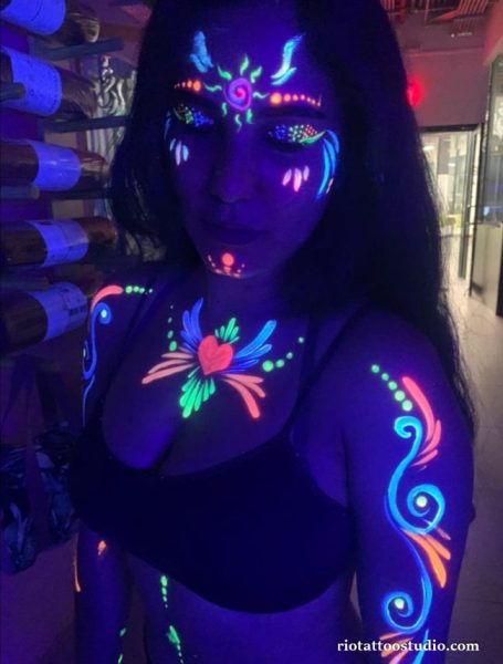 333+ Xăm Dạ Quang: Giải Mã Bí Ẩn và Hiệu Ứng Phát Sáng Độc Đáo 6 - Rio Tattoo Studio