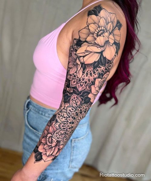 Mẫu tattoo Mandala dành cho nữ với họa tiết uyển chuyển