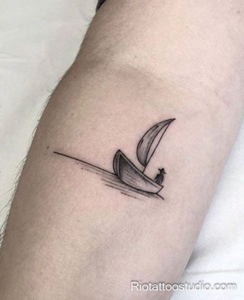 Hình xăm mệnh thủy phong thủy thu hút năng lượng tích cực