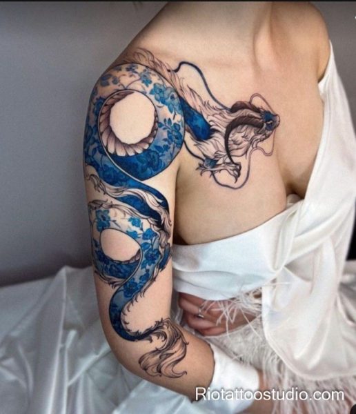 Hình xăm rồng nước phong cách mạnh mẽ