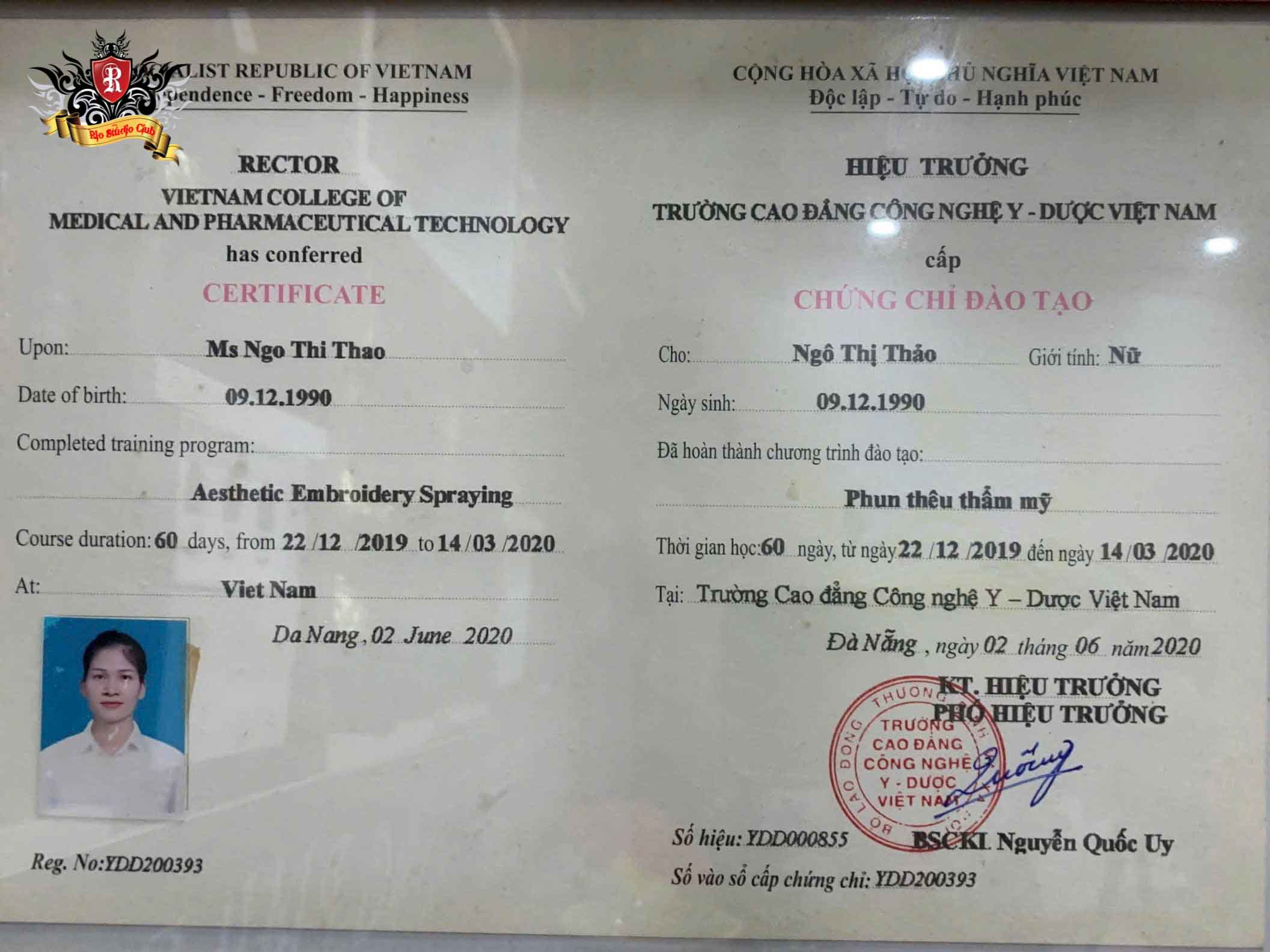 Bộ sưu tập bằng cấp và chứng chỉ phun xăm thẩm mỹ chính quy của Artist Master Vương Thảo.