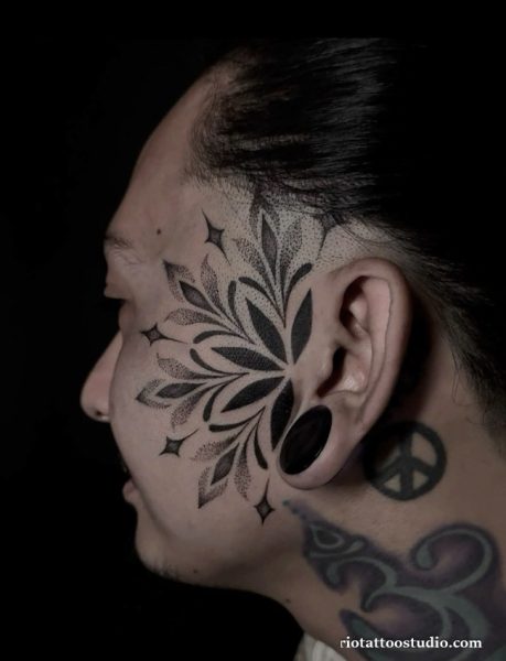150+ Best Face Tattoos Ideas: Bold and Cool Designs for 2026 3 - Rio Tattoo Studio