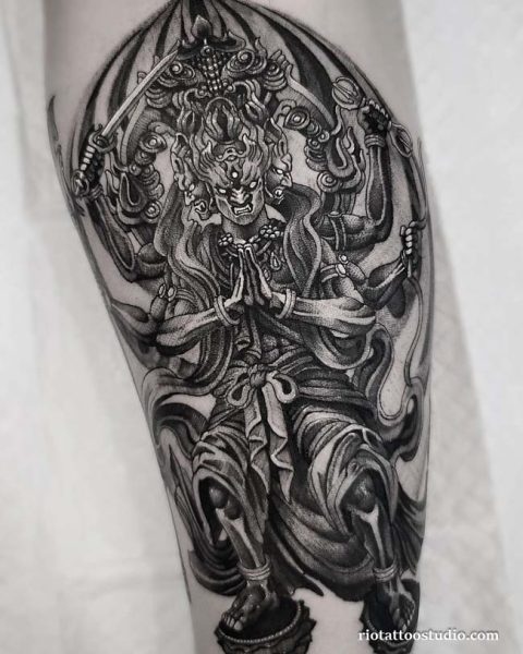 Hình xăm Atula full tay kết hợp họa tiết truyền thống