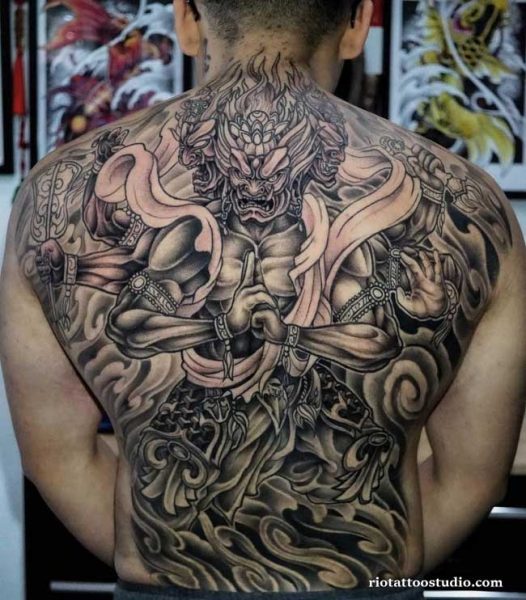 Hình xăm Atula kín lưng mang ý nghĩa bảo vệ