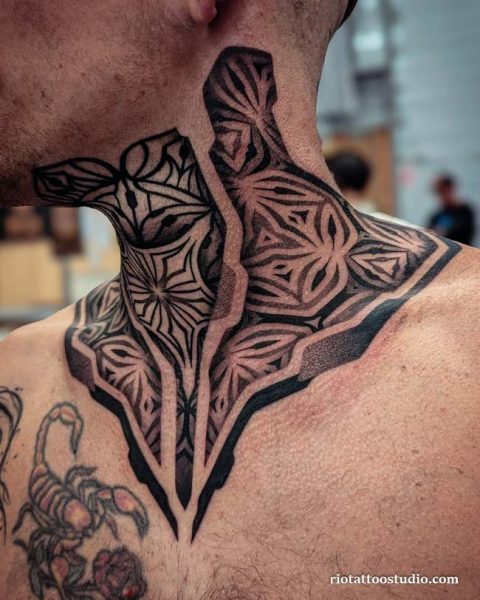 Hình xăm cổ đẹp ở cổ họng cá tính