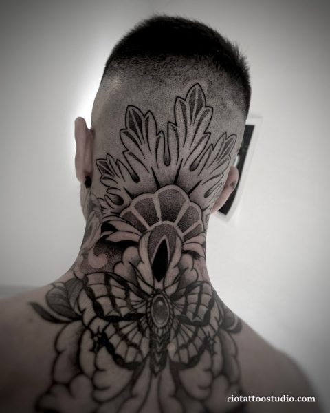 Hình xăm cổ vị trí sau gáy đẹp