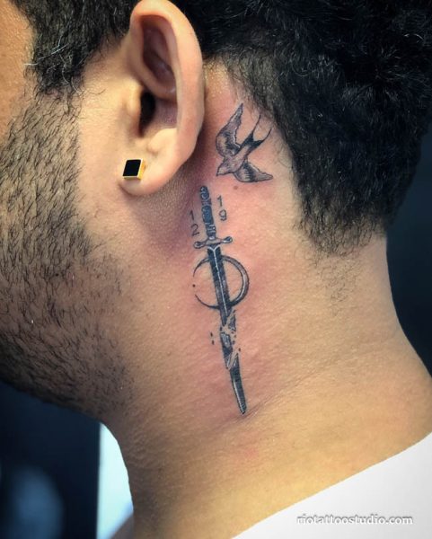 Mẫu hình xăm cổ nhỏ tinh tế