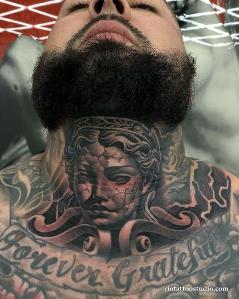 Hình xăm cổ nam chất phong cách mạnh mẽ