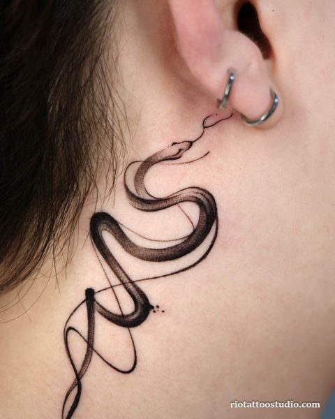 Hình xăm cổ nữ đẹp tinh tế và quyến rũ