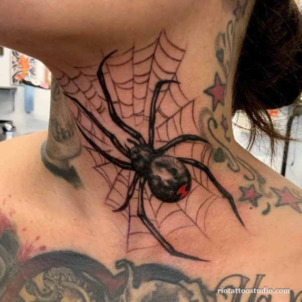 Hình xăm cổ nữ đẹp tinh tế và quyến rũ