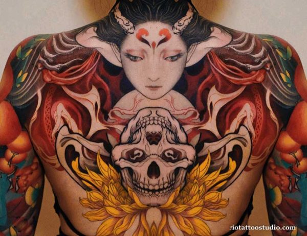 Tattoo lưng trên thiết kế chi tiết nghệ thuật