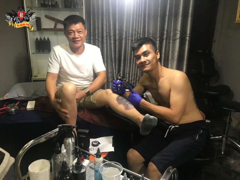 Master Artist Trieu Viet Anh in 2003, a fresh graduate from the Vietnam University of Fine Arts starting his professional tattoo career.