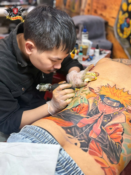 Artist Hà Trung chuyên gia xóa xăm gẩy kim cấp tốc sạch 90% sau 1 lần tại Rio Tattoo Studio.