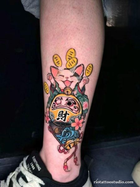 Maneki neko cat tattoo Daruma gold coins ankle colorful Japanese, lucky cat tattoo