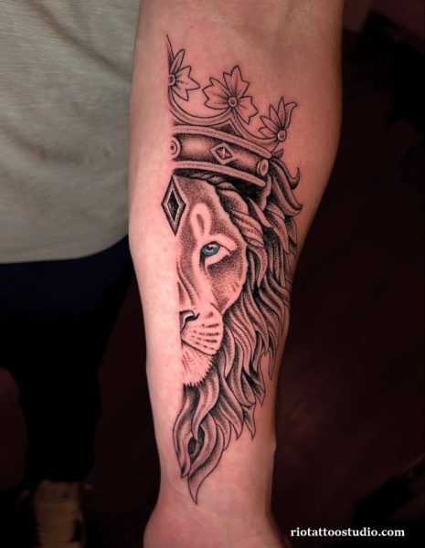 Crowned lion head forearm tattoo fleur-de-lis realistic, majestic lion tattoo
