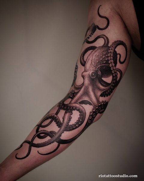 Octopus tattoo realistic black grey tentacles full arm sleeve, dynamic octopus tattoo ideas