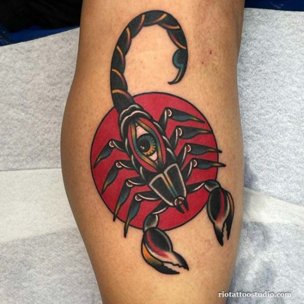 Meaning of scorpion tattoo and the delicate specialty of fineline tattoos on the arm.