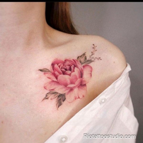 Meaning of shoulder tattoo and the delicate specialty of fineline tattoos.