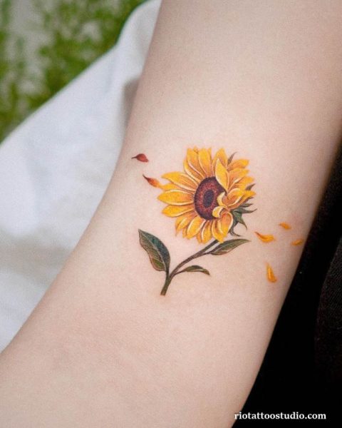 Top sunflower tattoo ideas to brighten your vibe 2 - Rio Tattoo Studio
