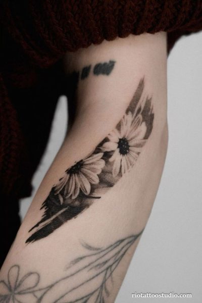 Top sunflower tattoo ideas to brighten your vibe 17 - Rio Tattoo Studio