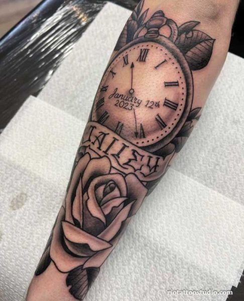 Half sleeve tattoo: the ultimate guide to arm art by masters 8 - Rio Tattoo Studio