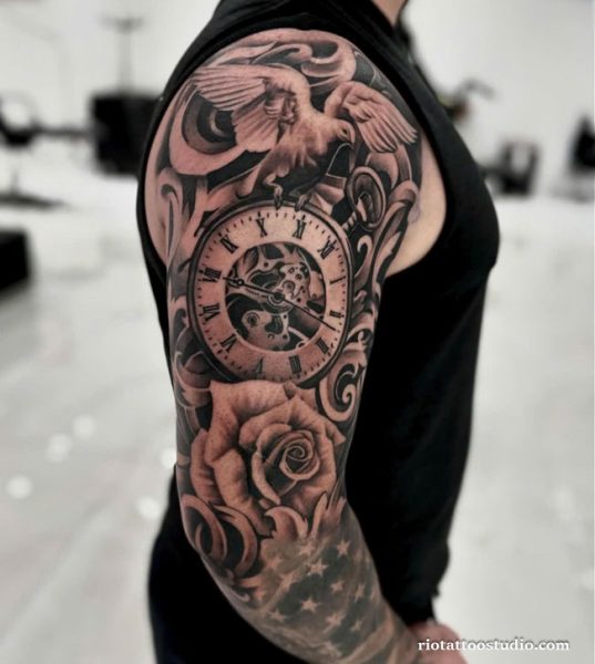 Half sleeve tattoo: the ultimate guide to arm art by masters 10 - Rio Tattoo Studio