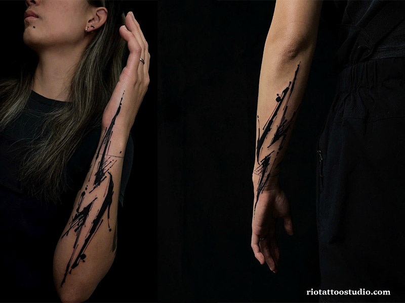 Visual guide for the best body placements for a lightning tattoo