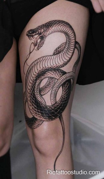 250+ Stunning Thigh Tattoo Ideas for Your Next Ink in 2026 4 - Rio Tattoo Studio