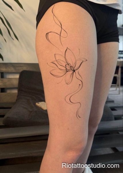 250+ Stunning Thigh Tattoo Ideas for Your Next Ink in 2026 6 - Rio Tattoo Studio