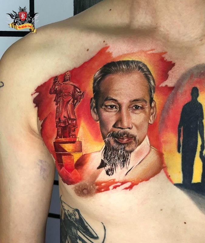 Master Artist Anh Thắng thực hiện hình xăm Chủ tịch Hồ Chí Minh và Vua Lý Thái Tổ trong 18 giờ liên tục.