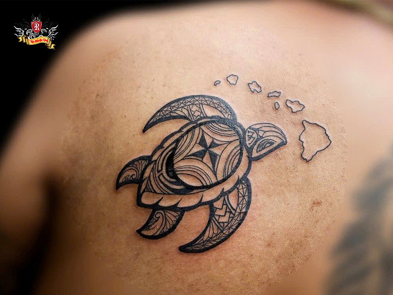 Polynesian Honu sea turtle design featuring tribal hawaiian tattoos.